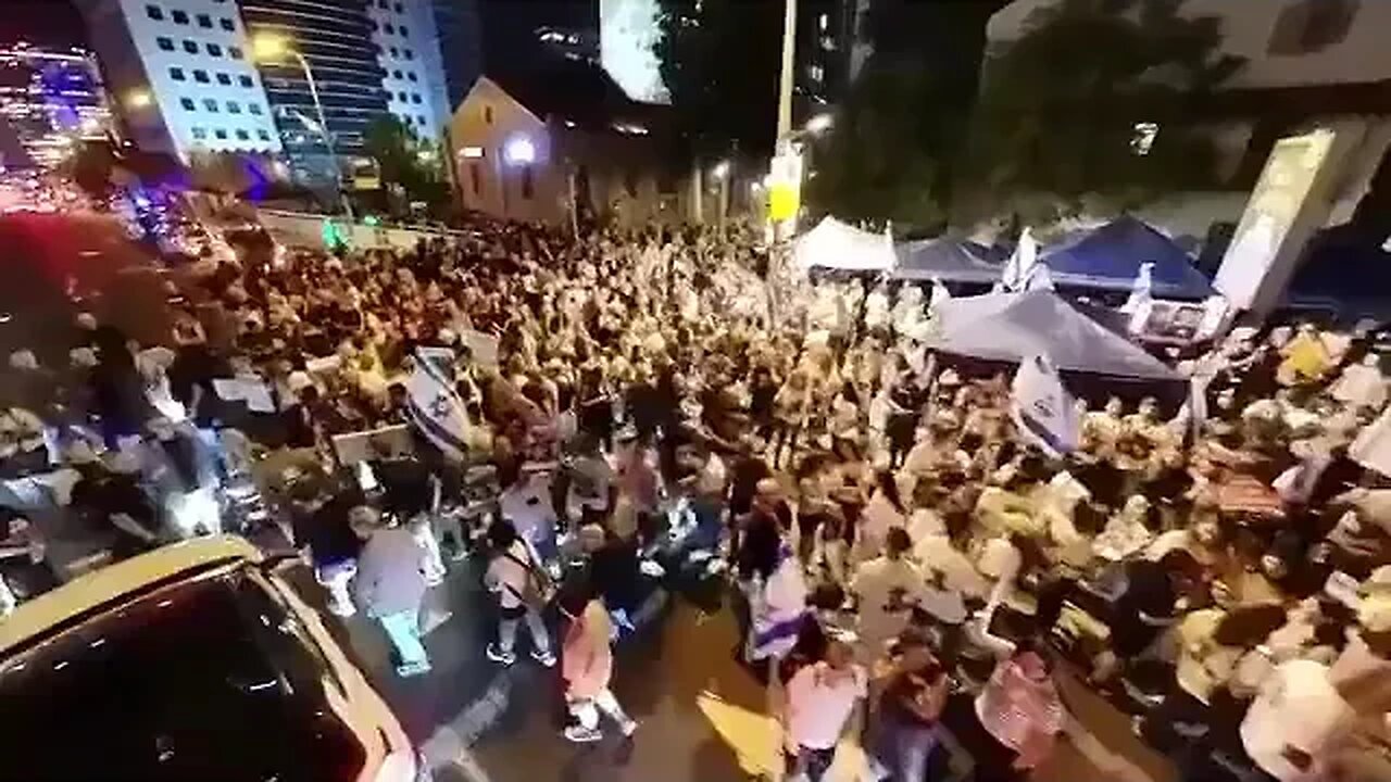 Thousands Of Protesters In Tel Aviv Demand The Resignation Of Netantahu #stoptheviolence