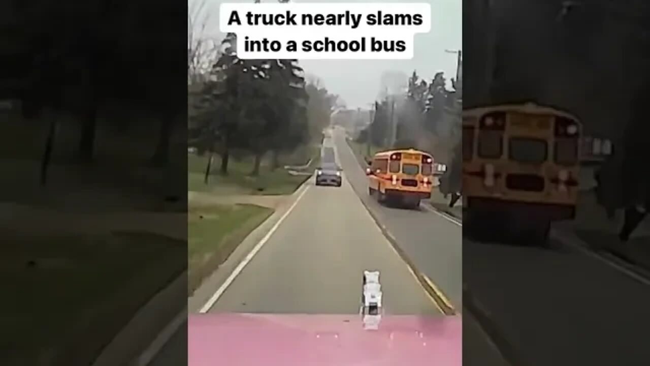 HOW DID THIS TRUCK AVOID THE BUS?!😳😰