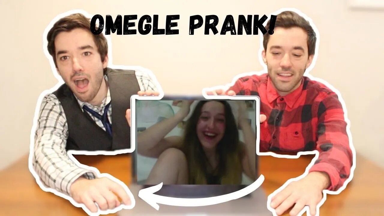 TWIN CLOTHING SWITCH-UP OMEGLE PRANK!