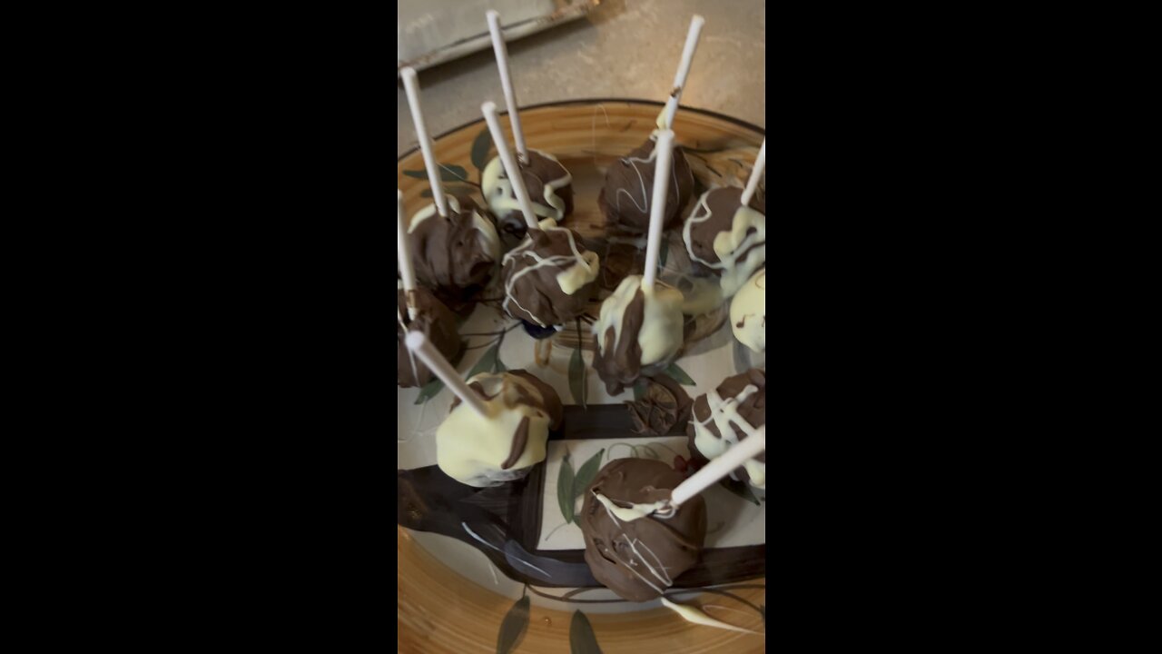 Homemade Belgium 🇧🇪 & Milk Chocolate 🍫 Cake 🍰 Pops