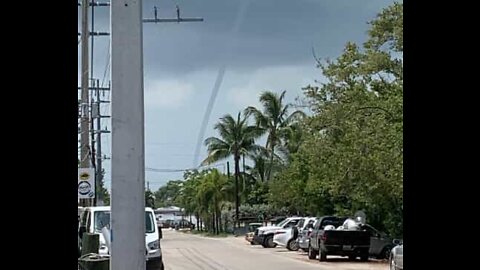 Man films huge waterspout in Florida