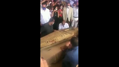 Opening mummy after 2500 years