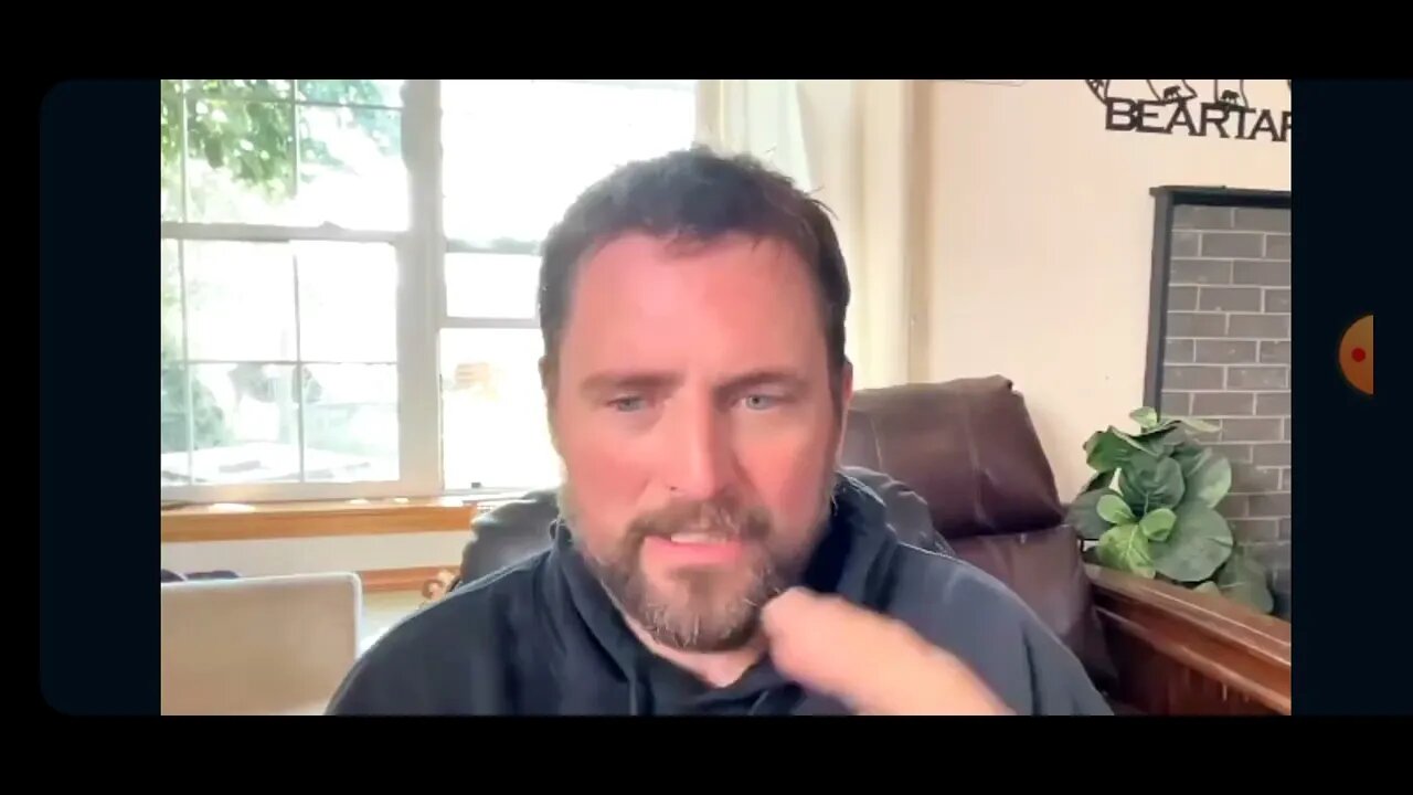 1-1765 Owen Benjamin failed artist attacks successful artists