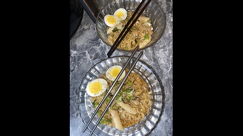 Ramen noodles for lunch. 😋🍜