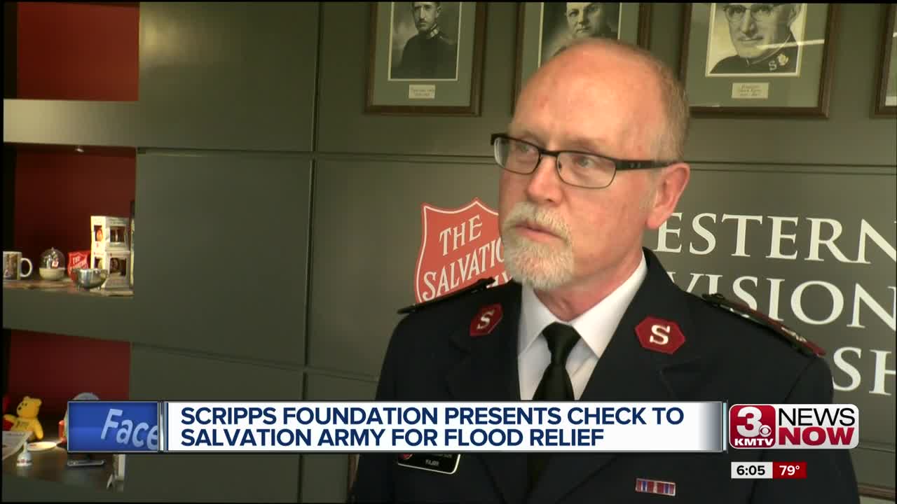 Scripps Foundation presents check to Salvation Army for flood relief