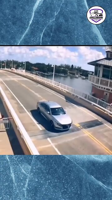 Car Crash Bridge : wierd moment caught on camera