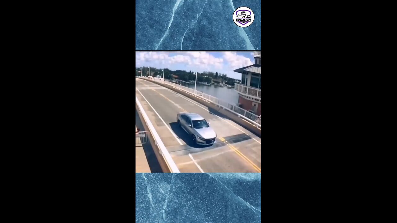 Car Crash Bridge : wierd moment caught on camera