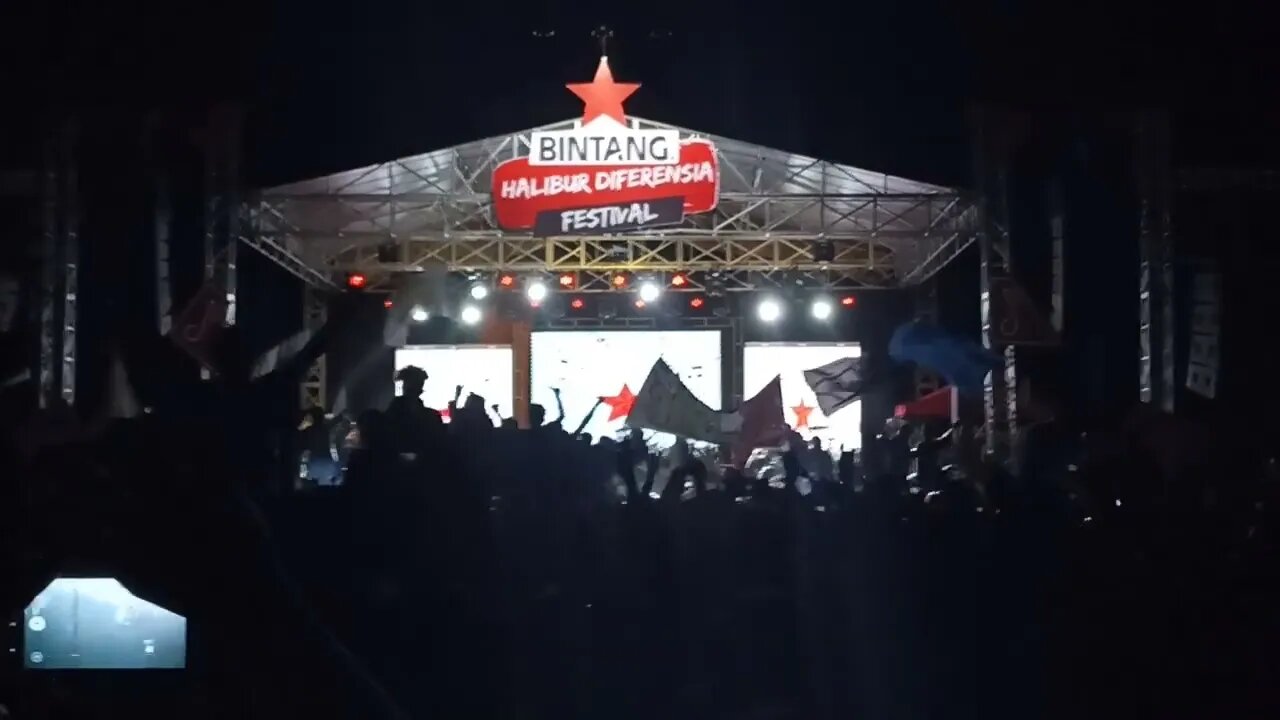 Selamat ulang tahun-@AzisJamrudOfficialft@alcatraztl@galaxy@KlamarMusic live concert in Timor Leste