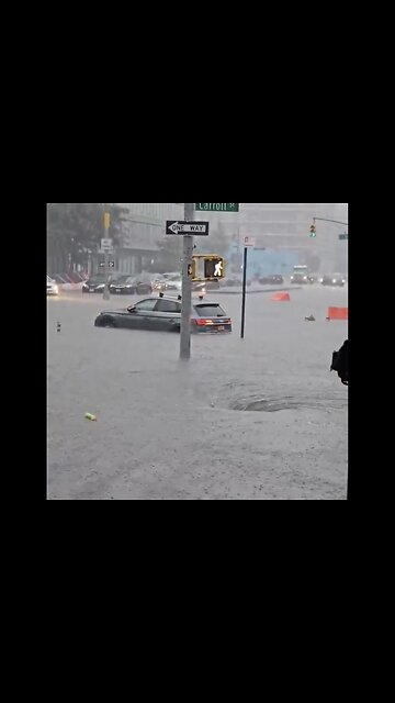 TORRENTIAL RAINFALL💦🏙️☔️FLOOD OUT AREAS IN NEW YORK CITY💧🌊🛻💫