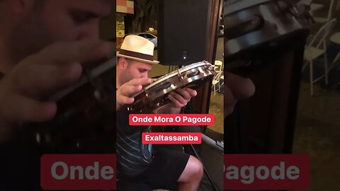 Quando o cache é pouco e você precisa improvisar #cavaquinho #pagode #shortvideo #shortsviral