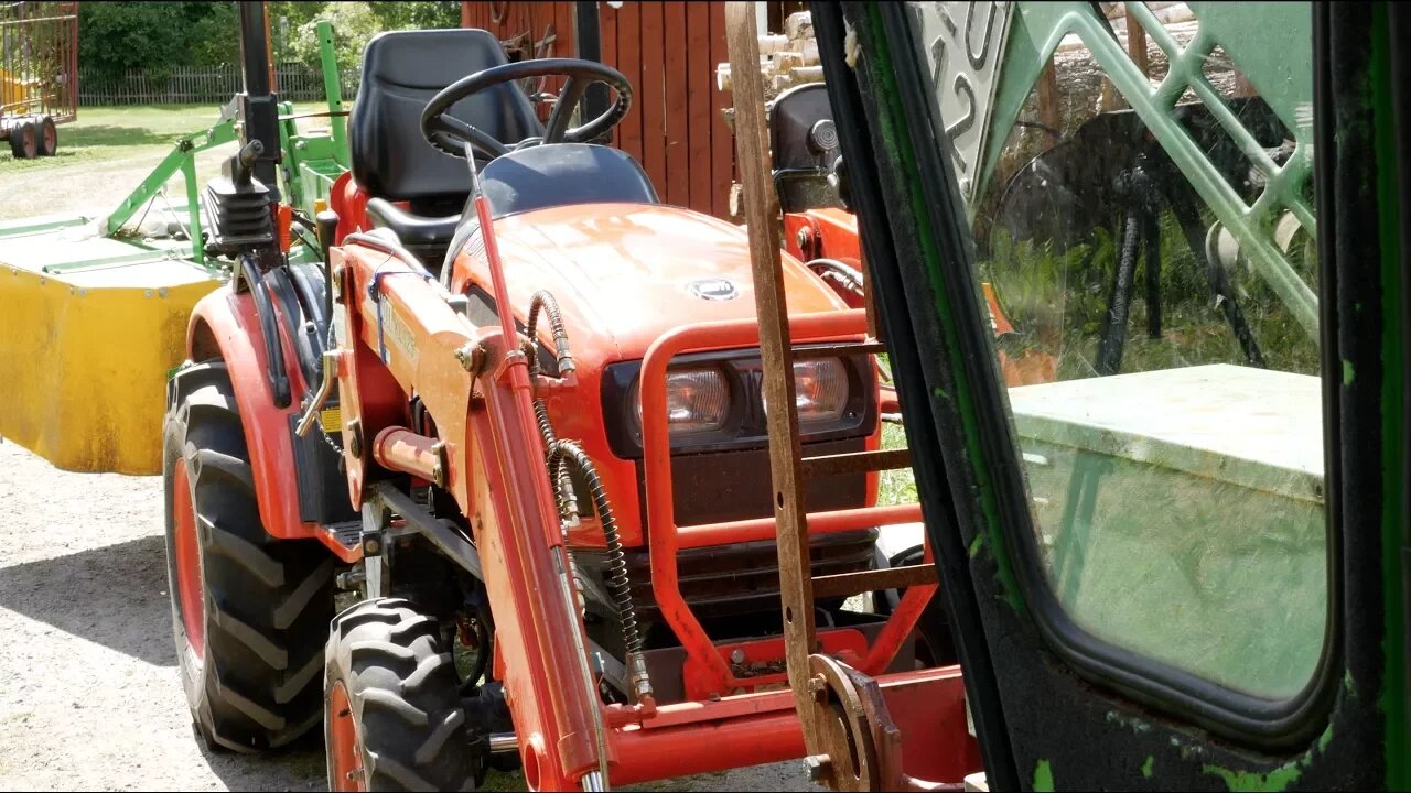 Small Tractor vs Big Tractor