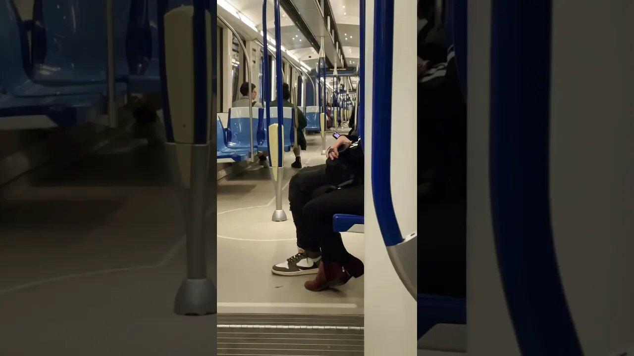 Montréal modern metro