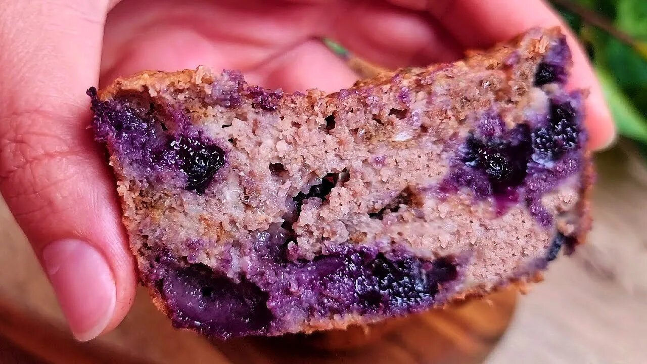 How to make a diet cake with oats, yogurt and blueberries! It's so delicious and easy!