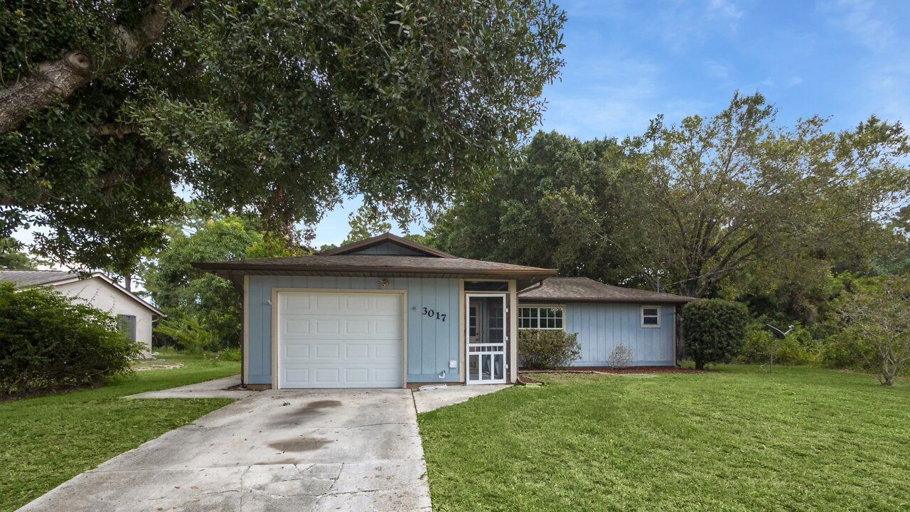 3017 SW Collings Dr