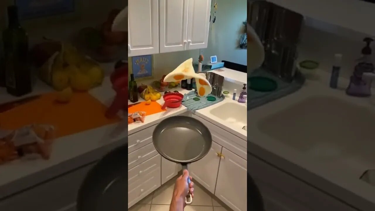 How many yolks are there