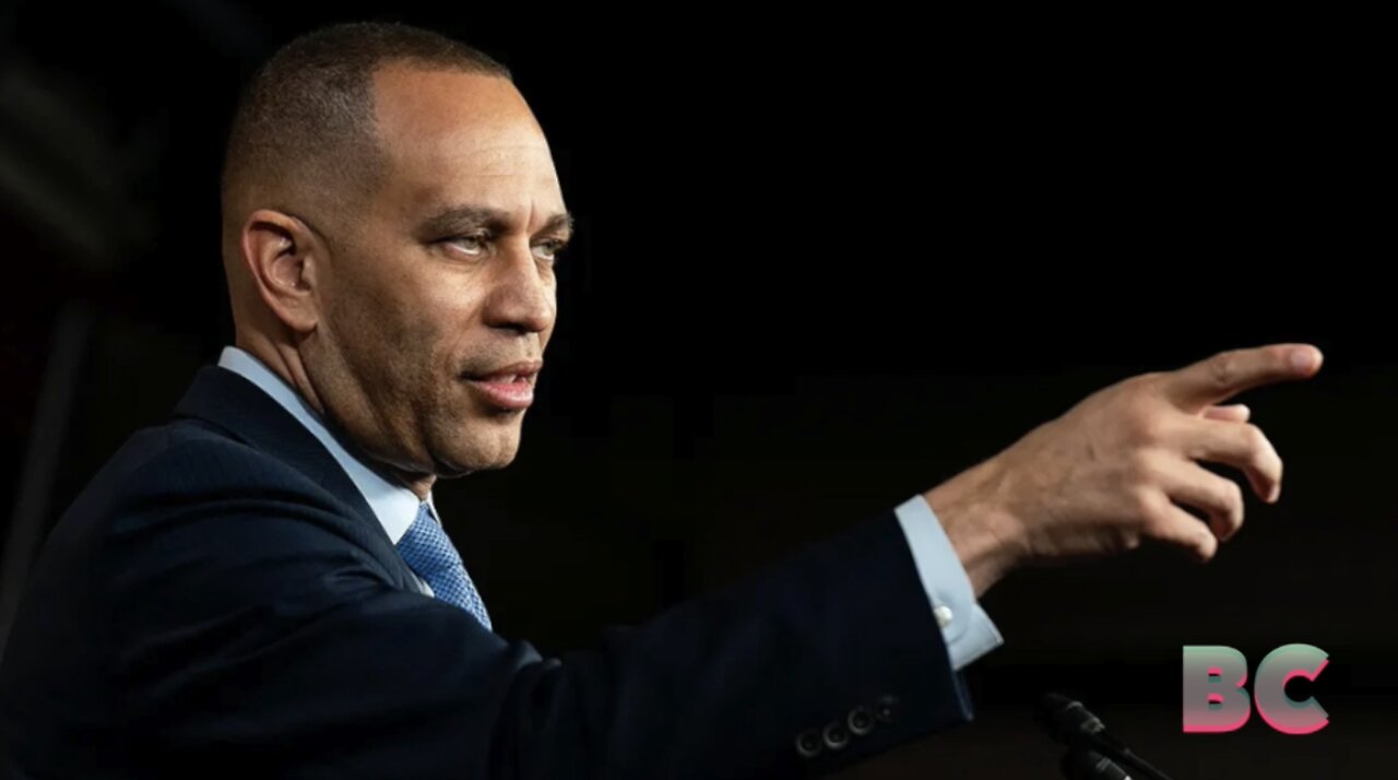 Jeffries: Democrats won’t help Johnson break FISA impasse