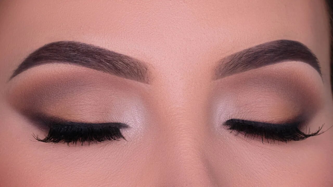 Soft Wearable Cut Crease Eye Makeup Tutorial