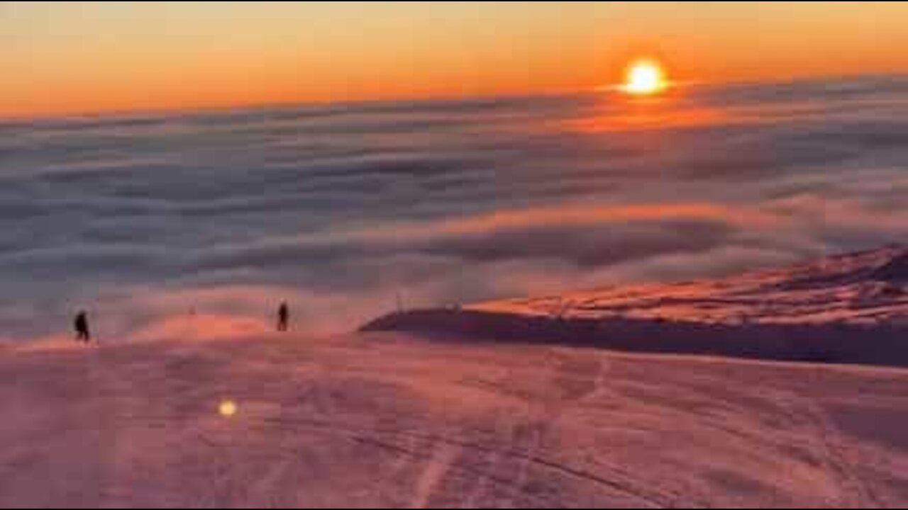 Alguma vez fez snowboard acima das nuvens?