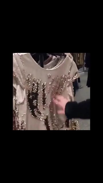 Look at this dress 🤣#Shorts #ytshorts #dailyhackness #challenges #doityourself #useful