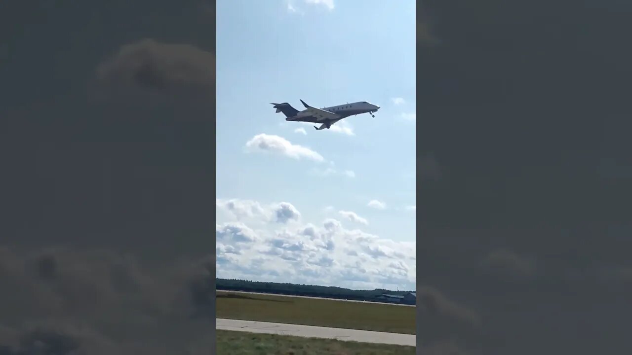 Challenger 350 N580FX Takeoff at KSFM Runway 32
