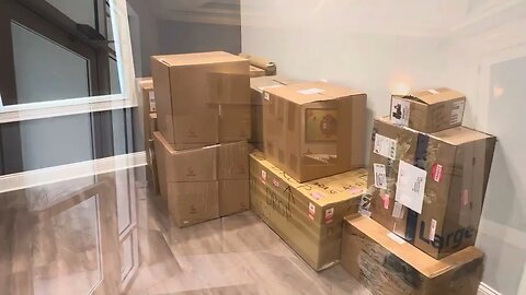 Let’s look at a lot of boxes, really , just cardboard boxes 📦📦📦😵‍💫