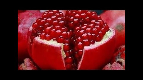 The BEST Way To Open & Eat A Pomegranate (