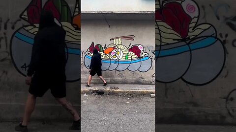 INSANE GRAFFITI NOODLES THROWIE! 😆🍜 #graffiti #graffitiart #shorts