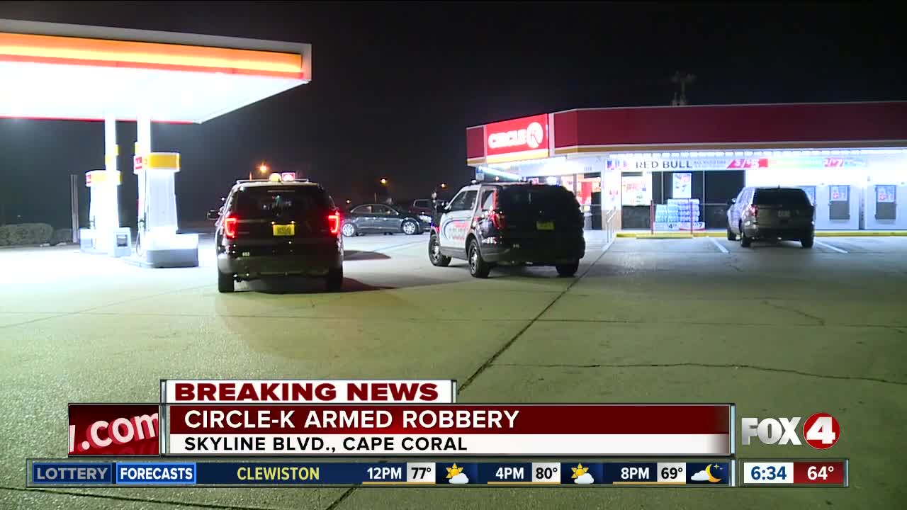 Armed men rob Cape Coral convenience store