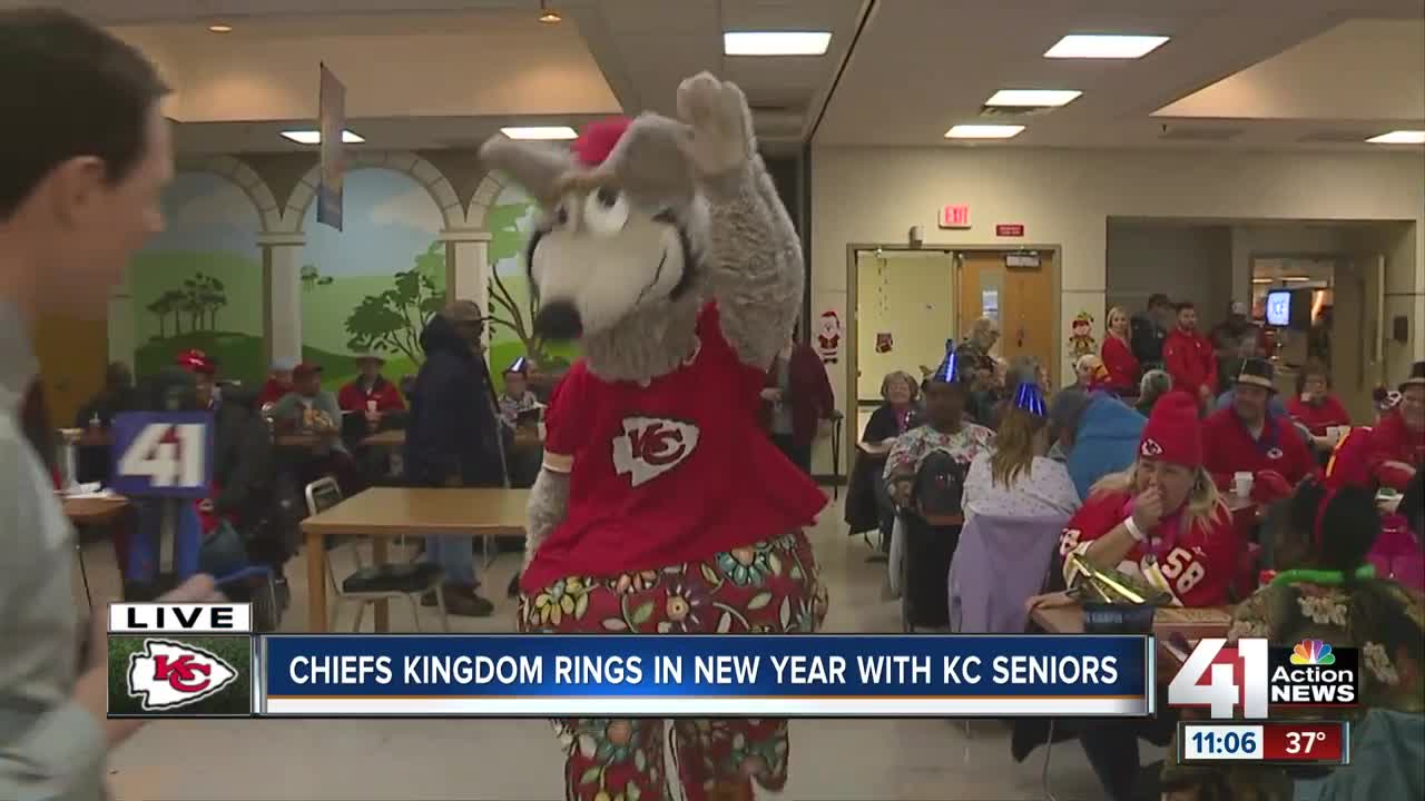 Current, former Chiefs kickers team up for New Year's Eve celebration at senior center