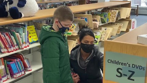 'It smells good': Patrons are thrilled as Fox Valley region libraries reopen their doors after a year