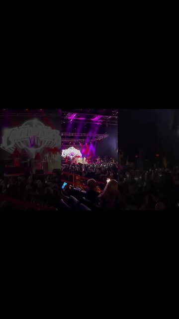 COMMODORES LIVE: ‘STILL’