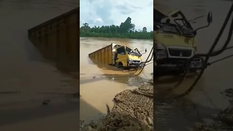 Tak terduga Penyeberangan desa pasir Mayang tenggelam dan memakan 1 korban