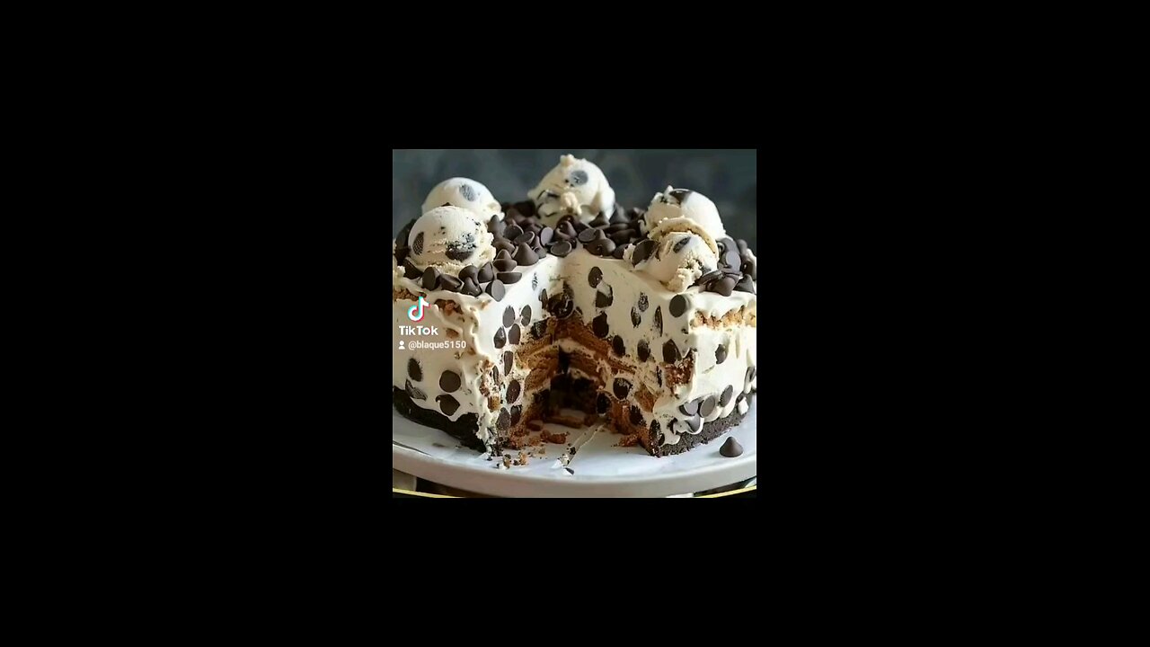 chocolate chip cookie dough ice cream cake