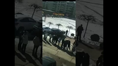 2月8日，辽宁绥中发现一个病例，封城、封小区、测核酸、抢购。