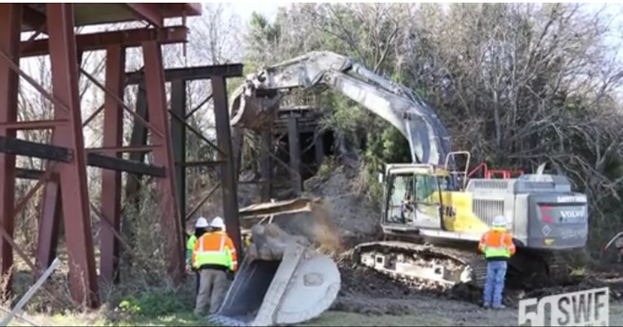 Fort Worth District Commander on ATSF Bridge Demolition