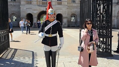 Tourist lets the King's guard go first #thekingsguard 😆 🤣 😂