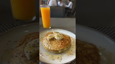 After the gym pancakes + honey #foodporn #fitness #lagueeerre