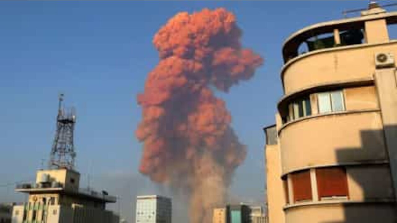 Cette jeune femme filme sa réaction lors de l'explosion au Liban