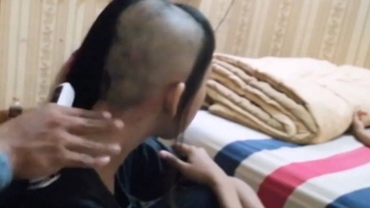 forced headshave haircut beautiful girl|| cewek sekolahan rela dibotakin demi uang