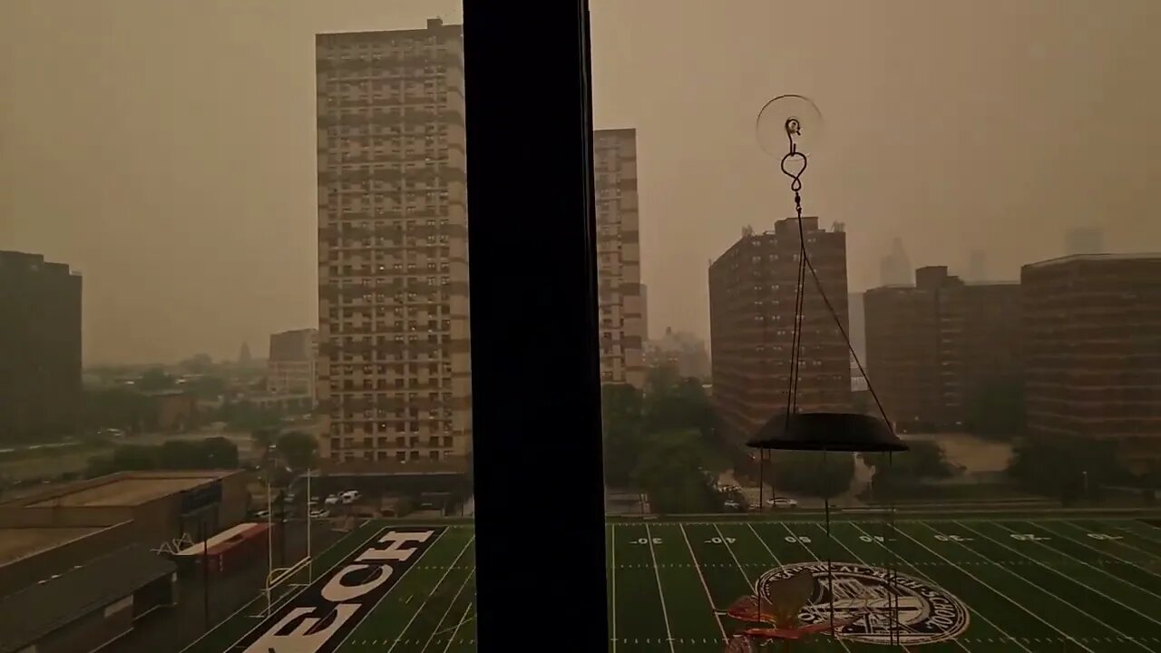 NYC Looks Apocalyptic with Canada Fires 🔥