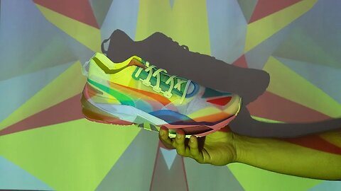 MIND BLOWING SNEAKER PROJECTOR