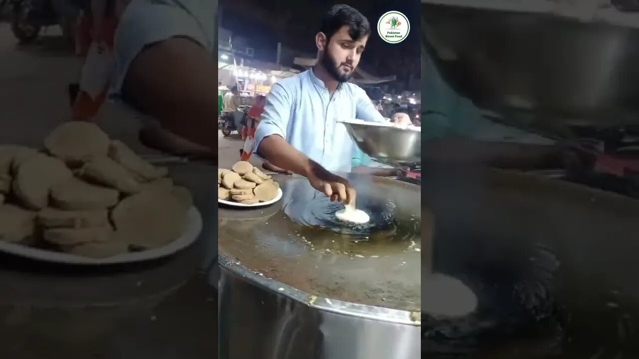 Egg Shami Kabab Making with at Street Food Pakistan #shorts #pakistan #pakistanstreetfood