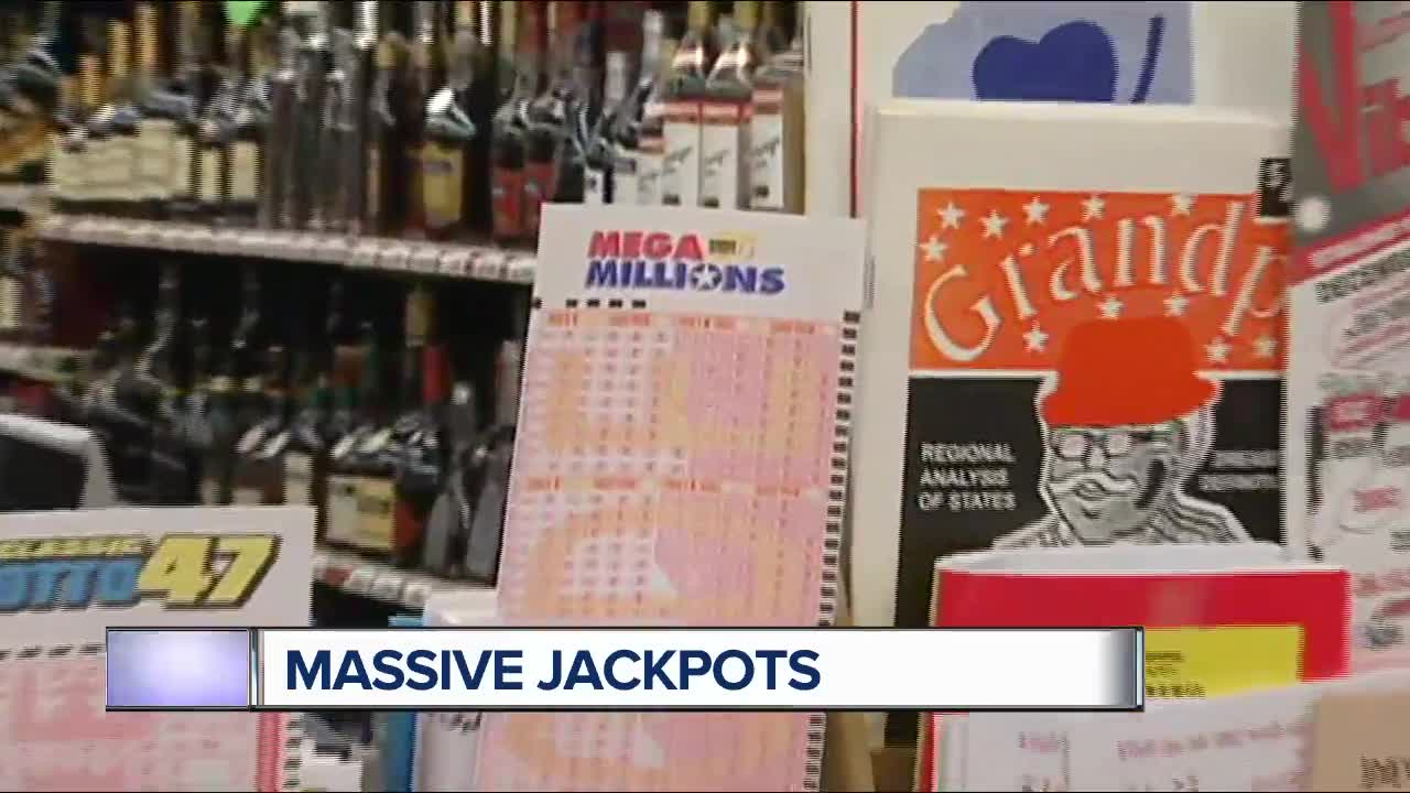 Mega Millions jackpot jumps to record $900 million