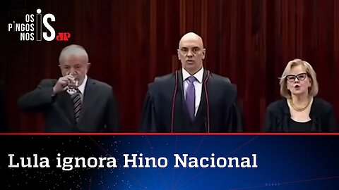 Lula bebe água e não canta o Hino Nacional durante diplomação no TSE