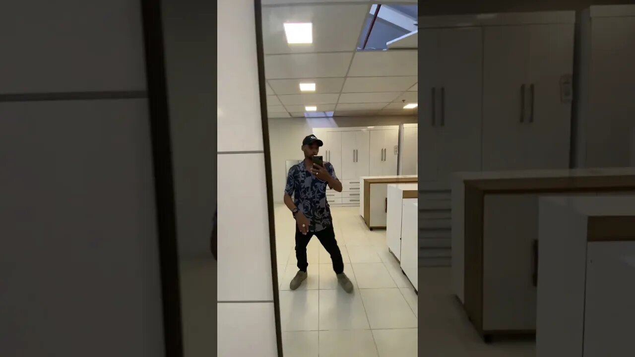 O Guarda Roupa Titanium é ideal para você que deseja aliar beleza e praticidade.