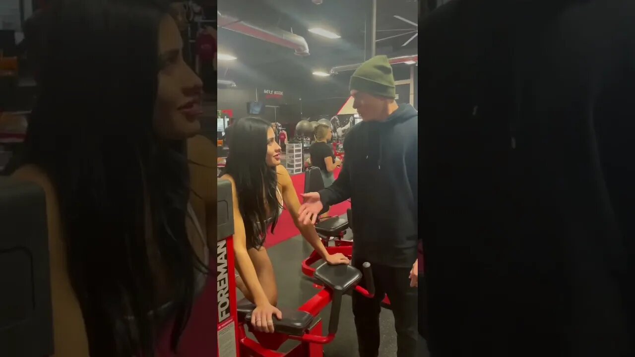 How to pick up girls in the gym… #shorts #fitshorts #gymgirl