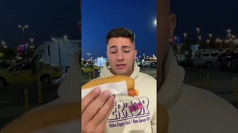 CARE ESTE CEL MAI SMECHER HOT DOG ? #oguritamica #mancaciosul #mancare #hotdog