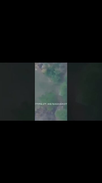 Ukraine truck towing a gunner get hit on target