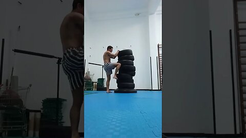 Knee and Elbow the Bag (15)
