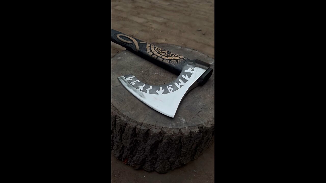 Handcrafted Viking Axe with Engraved Runes – A Warrior’s Masterpiece